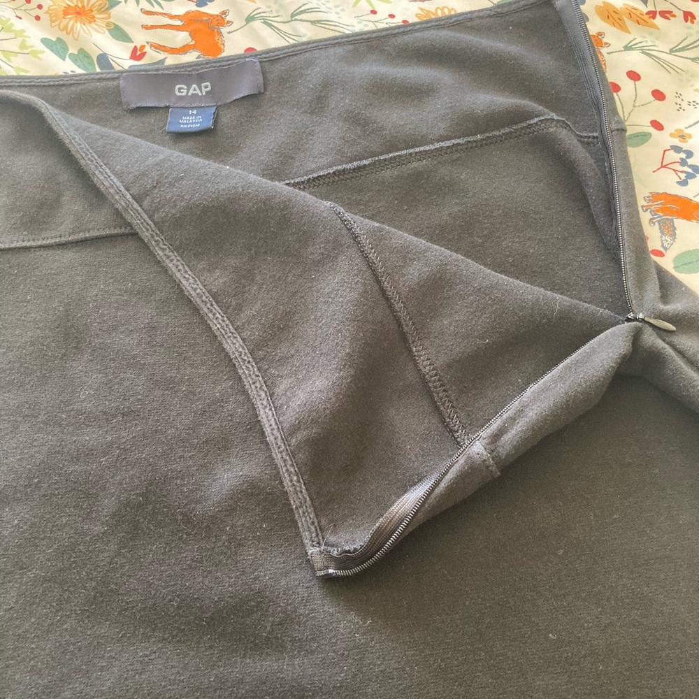 Comfort black GAP skirt in size 14!